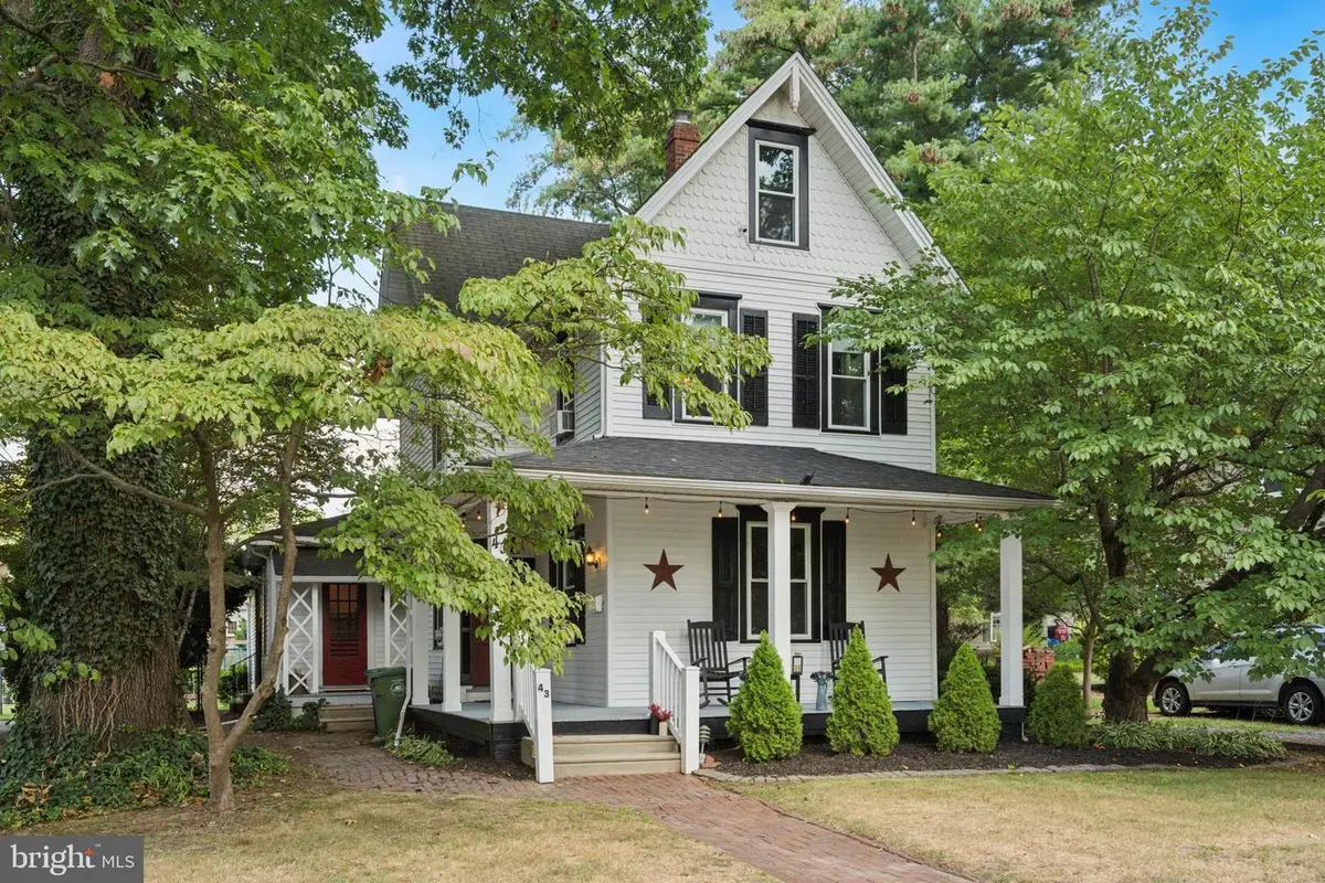 43 E Henry St, Palmyra, NJ 08065 - Image #1