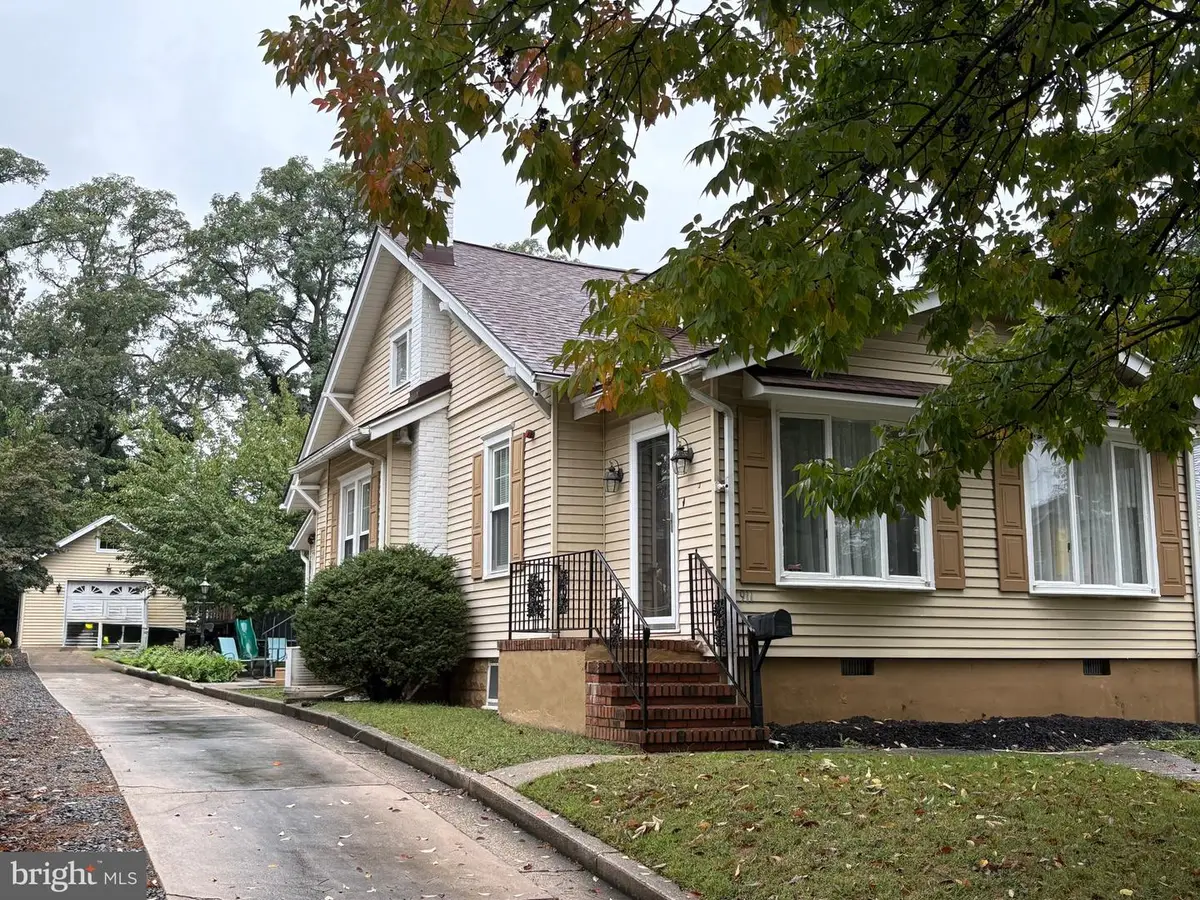 911 Highland Ave, Palmyra, NJ 08065 - Image #1