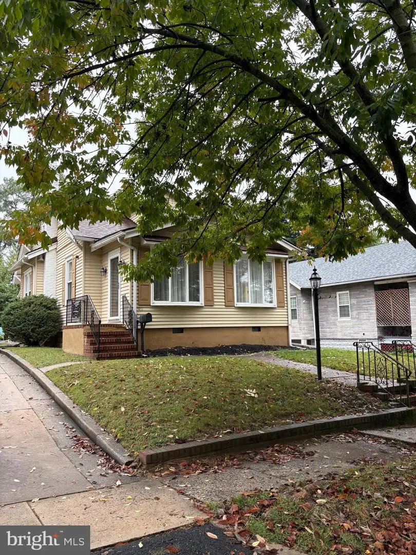 911 Highland Ave, Palmyra, NJ 08065 - Image #2