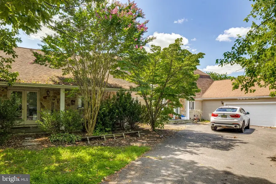 36 White Pine Rd, Chesterfield, NJ 08515 - Image #2