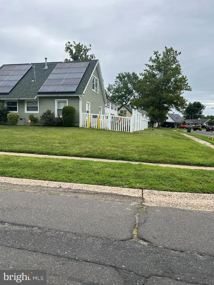 74 Beaverdale Ln, Willingboro, NJ 08046 - Image #2