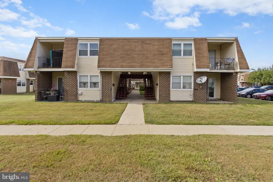 5 Florence Tollgate Pl #5, Florence, NJ 08518 - Image #2