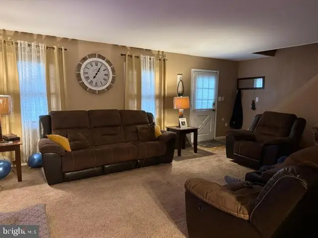6 Minstrel Ln, Willingboro, NJ 08046 - Image #2