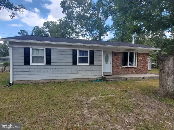 302 Lakeview Blvd, BROWNS MILLS, NJ 08015