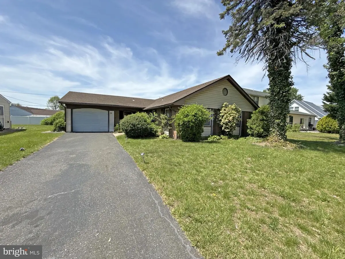 31 Henderson Ln, Willingboro, NJ 08046 - Image #1