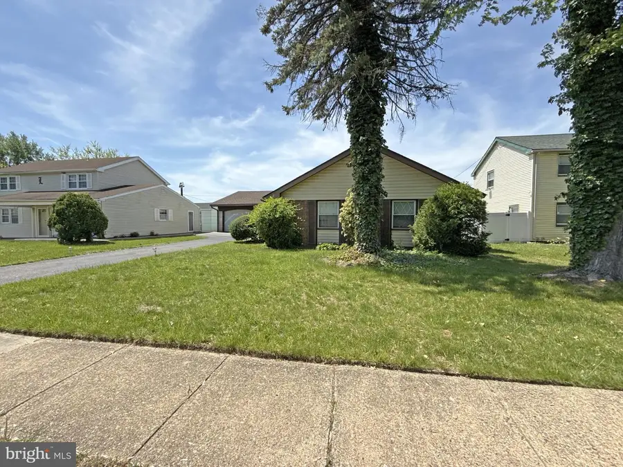 31 Henderson Ln, Willingboro, NJ 08046 - Image #2