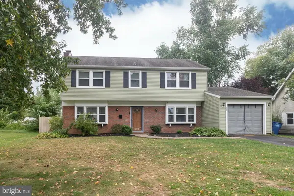 18 Edgewater Ln, WILLINGBORO, NJ 08046