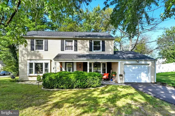 1 Princeton Ln, WILLINGBORO, NJ 08046