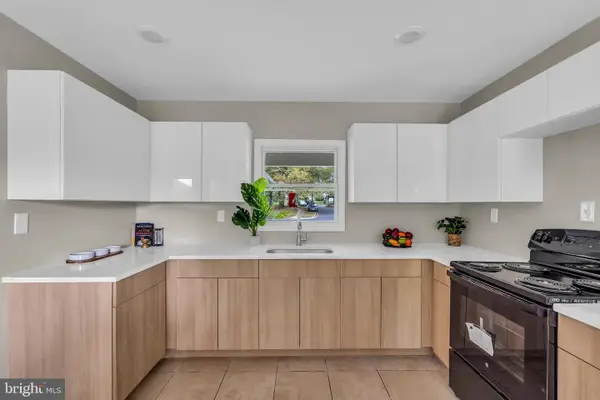 2 Hazelwood Cir, WILLINGBORO, NJ 08046