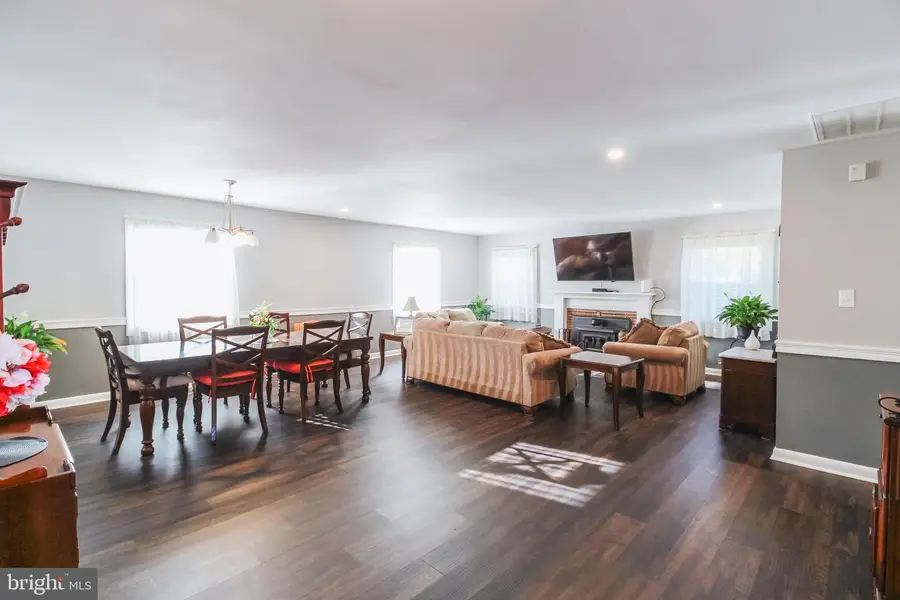 150 Country Club Rd, Willingboro, NJ 08046 - Image #3