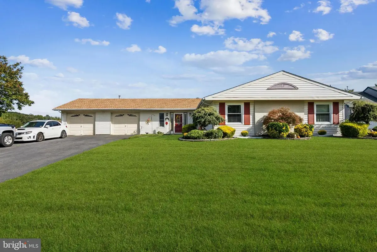 2 Evergreen Ct, Willingboro, NJ 08046 - Image #1