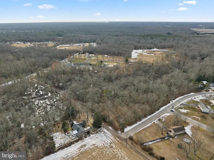 21 Willoughby Ln, Southampton Township, NJ 08088 - Image #3