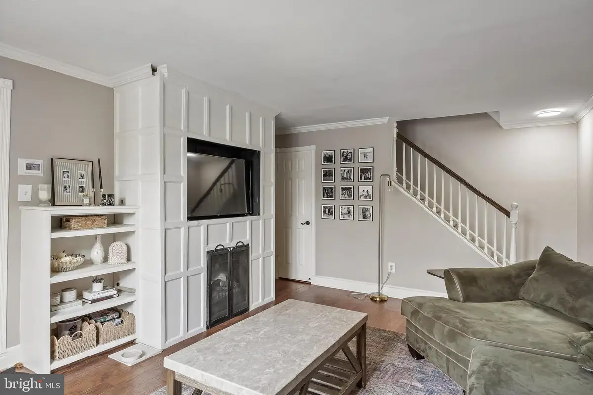 2052 Harbour Dr, Palmyra, NJ 08065 - Image #1