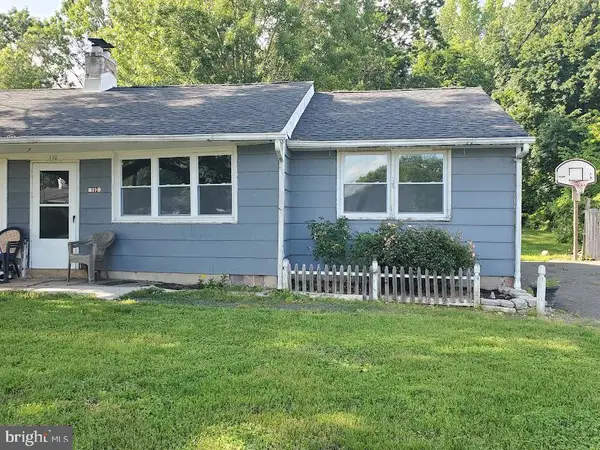 110 Lemmon Ave, PEMBERTON, NJ 08068