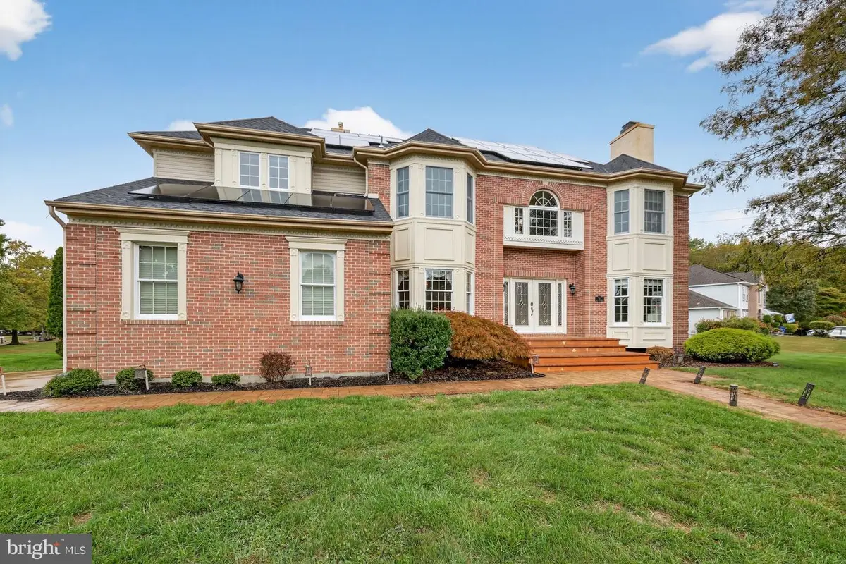 5 Hilltop Dr, Mount Laurel, NJ 08054 - Image #1