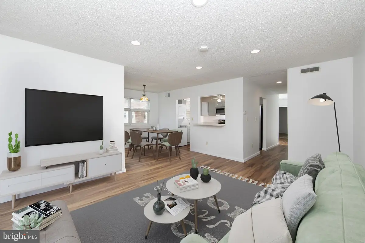 7 Florence Tollgate Pl #5, Florence, NJ 08518 - Image #1