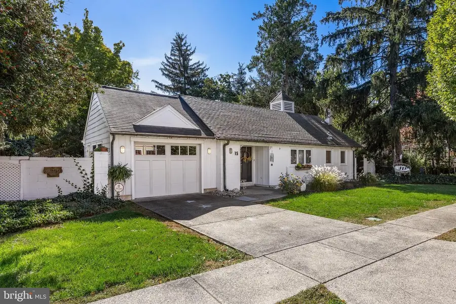 15 Carriage House Ln, Riverton, NJ 08077 - Image #2