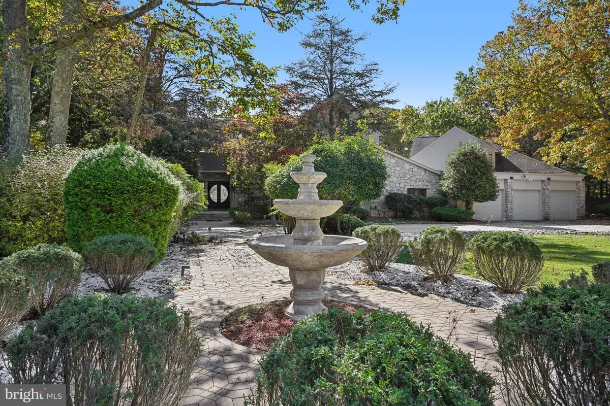 12 N Country Lakes Dr, Marlton, NJ 08053 - Image #1