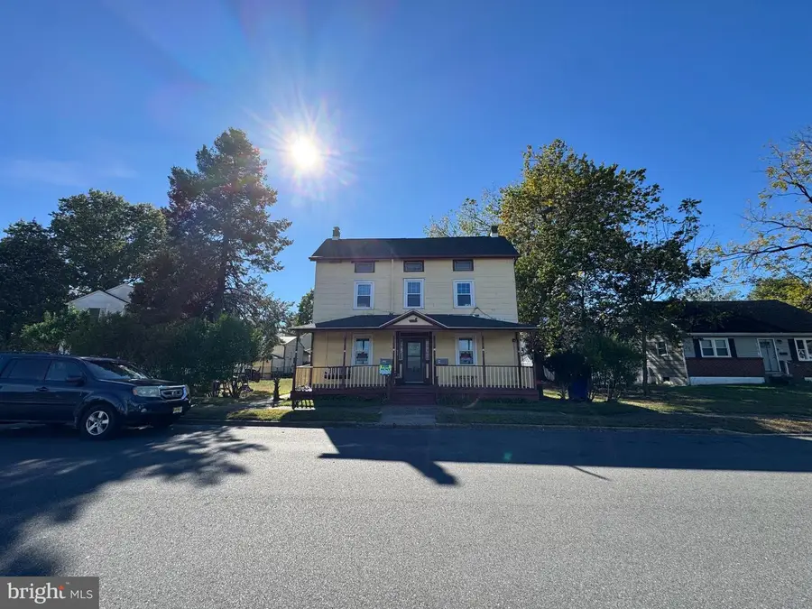 310 Front St, Beverly, NJ 08010 - Image #2