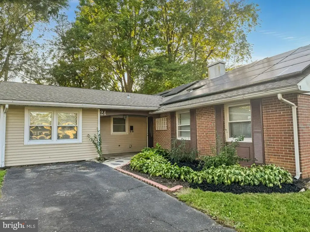 24 Pilgrim Ln, Willingboro, NJ 08046 - Image #1