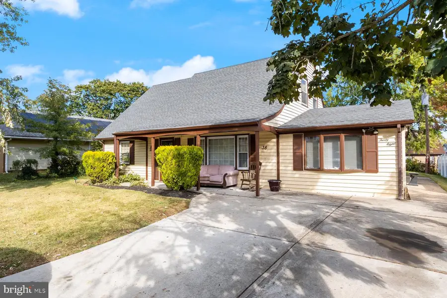 38 Hamilton Ln, Willingboro, NJ 08046 - Image #2