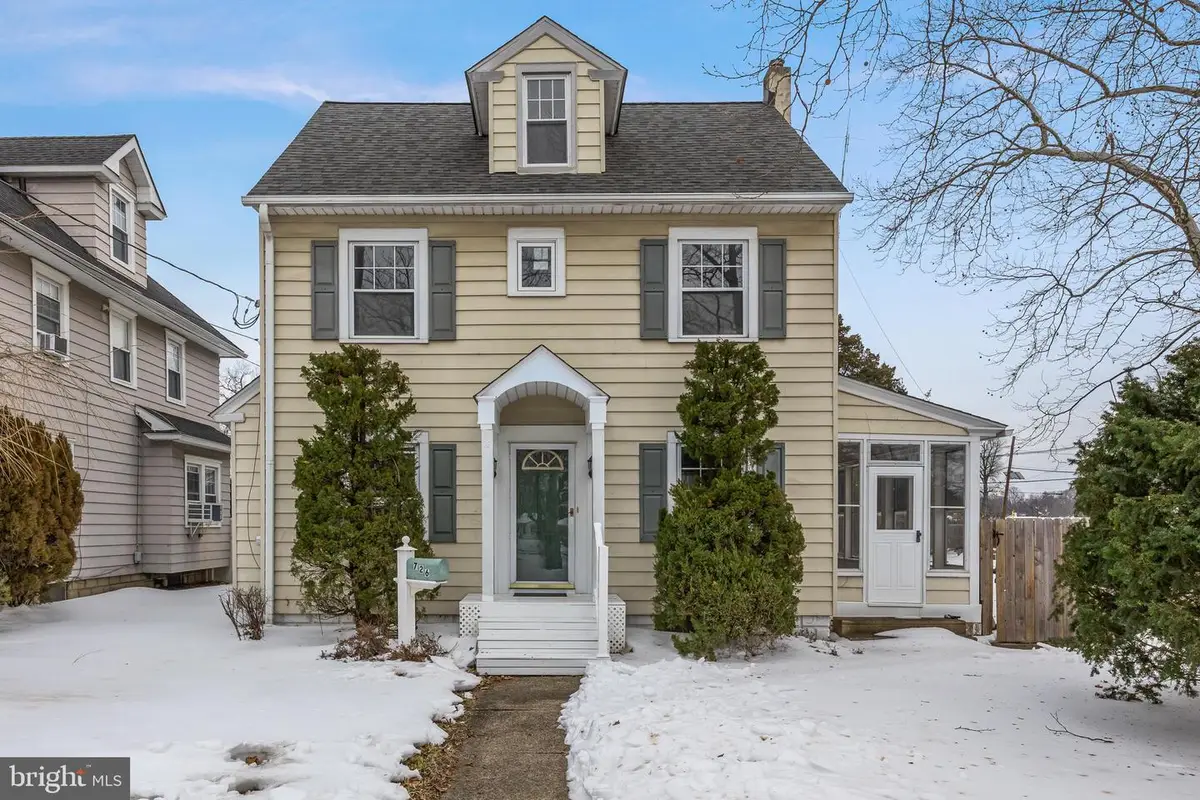 726 Pennsylvania Ave, Palmyra, NJ 08065 - #1