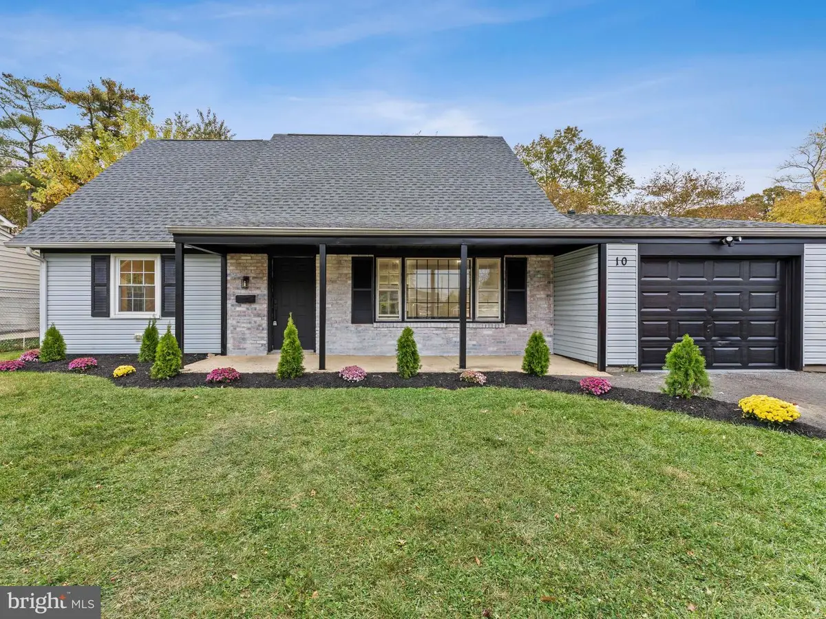 10 Glover Ln, Willingboro, NJ 08046 - Image #1