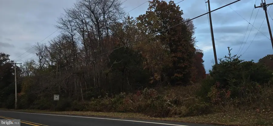 301 Meany Rd, Wrightstown, NJ 08562 - Image #2