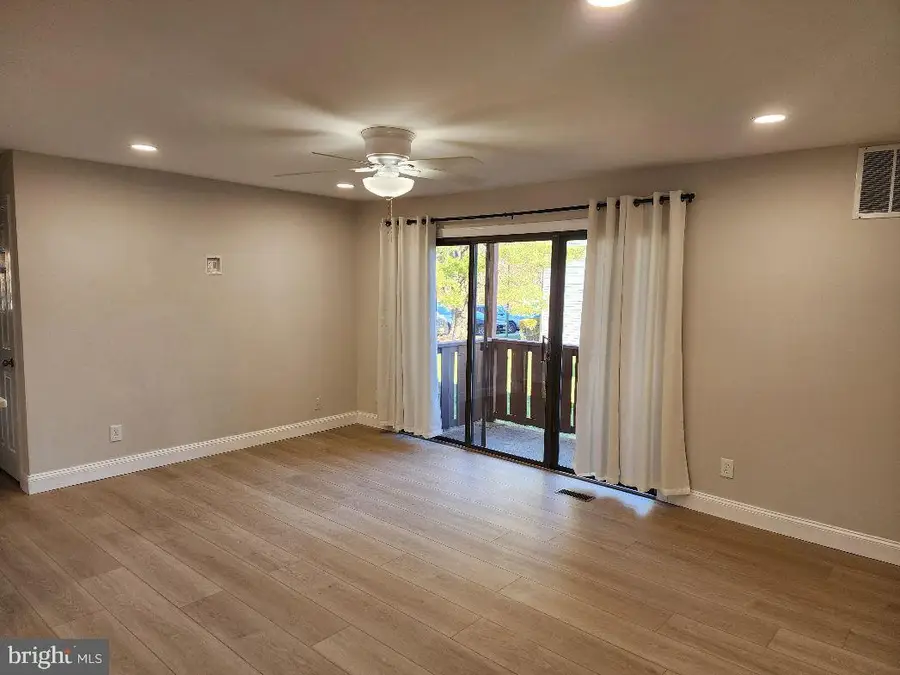 307 Woodhollow Dr, Marlton, NJ 08053 - Image #2