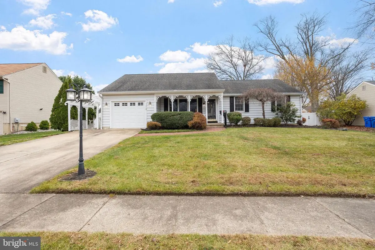 228 Aqua Ln, Delran, NJ 08075 - Image #1