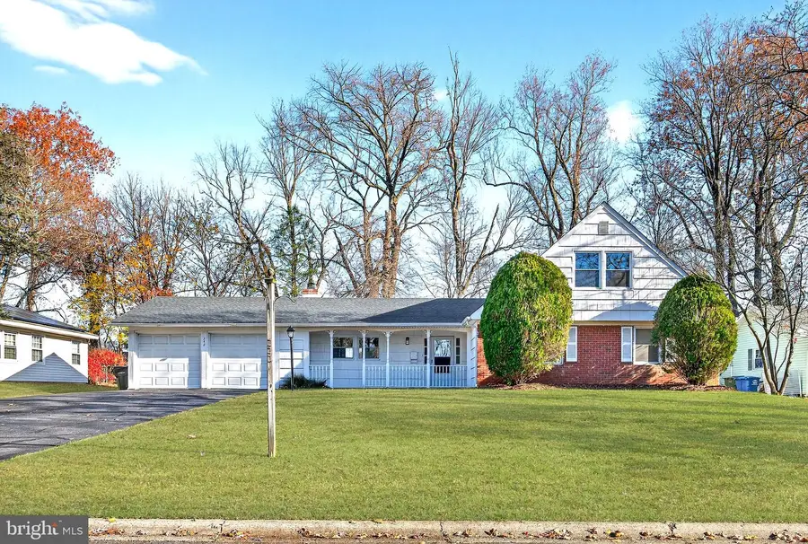 248 Club House Dr, Willingboro, NJ 08046 - Image #3