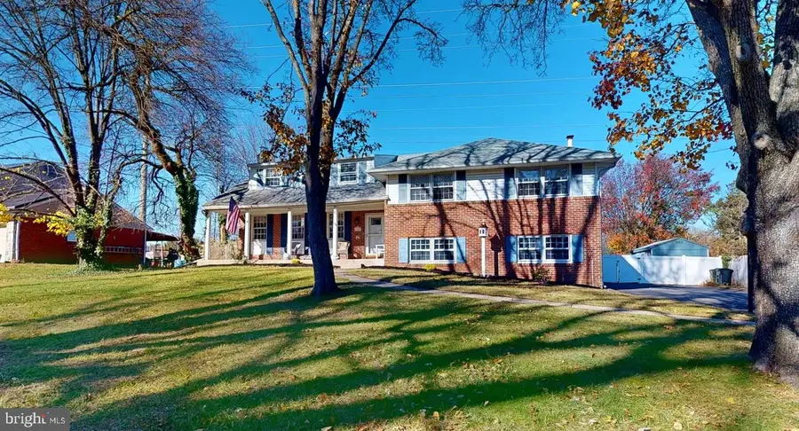 213 Wayne Dr, Cinnaminson, NJ 08077 - Image #2