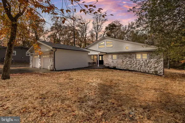 17 W Delaware Trl, MEDFORD, NJ 08055