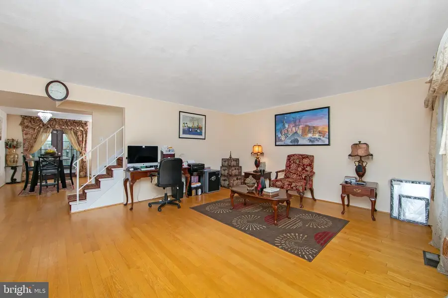 40 Rittenhouse Dr, Willingboro, NJ 08046 - Image #2
