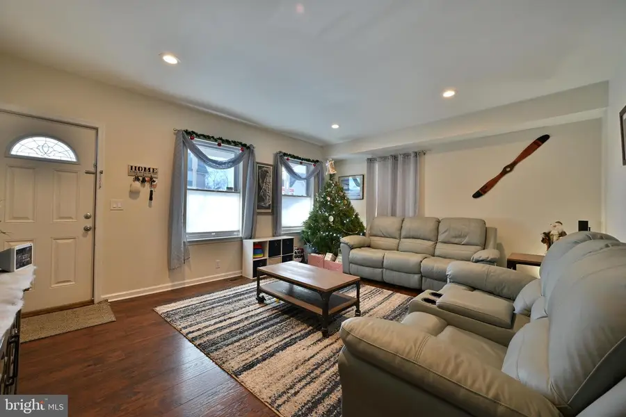 617 W 2nd St, Florence, NJ 08518 - #2