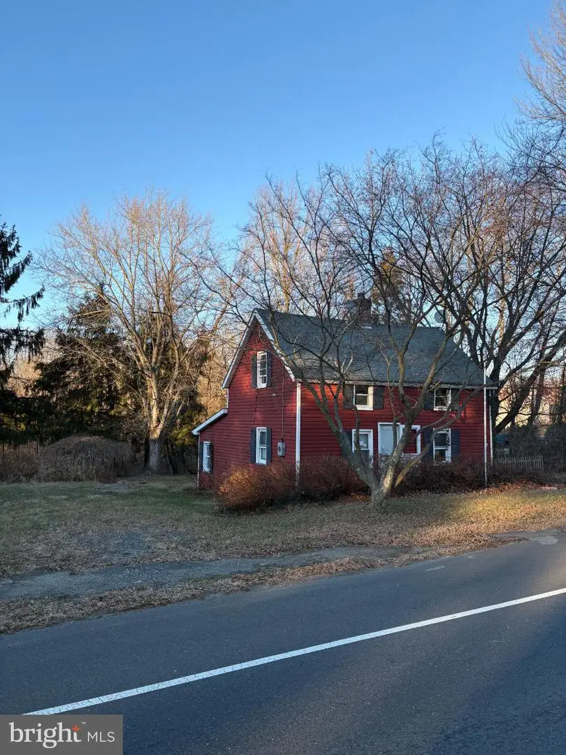 697 Monmouth Rd, Chesterfield Township, NJ 08060 - Image #1