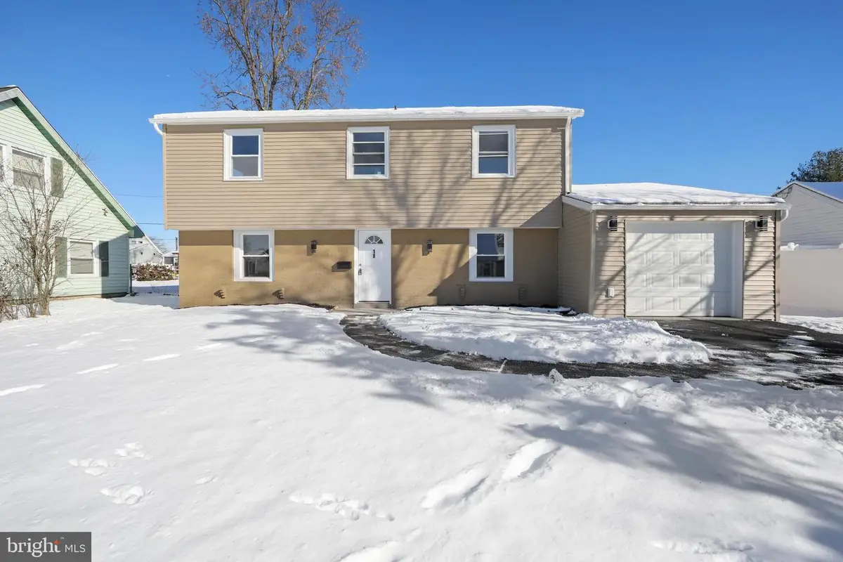 18 Bendix Ln, Willingboro, NJ 08046 - Image #1