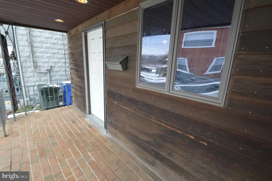 105 Thompson St, Burlington, NJ 08016 - Image #2