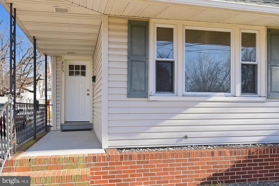225 Delaware Ave, Riverside, NJ 08075 - Image #3