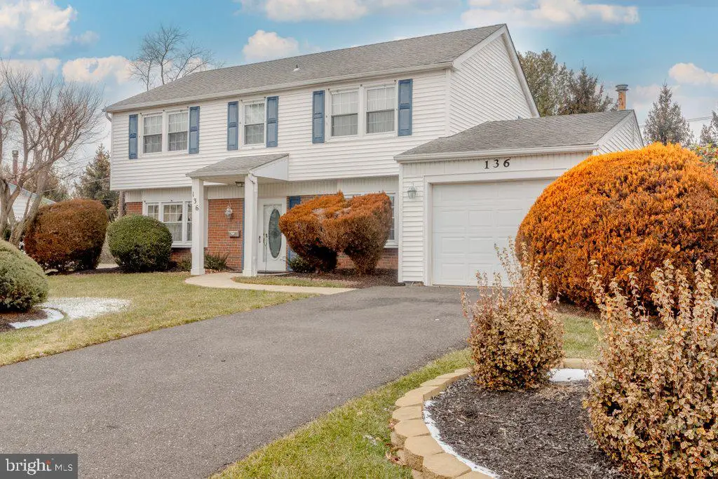 136 Glenview Ln, Willingboro, NJ 08046 - Image #1