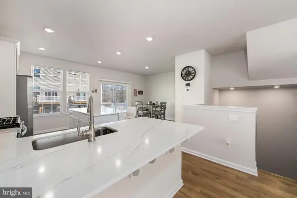 472 Monte Farm Rd, MOUNT LAUREL, NJ 08054