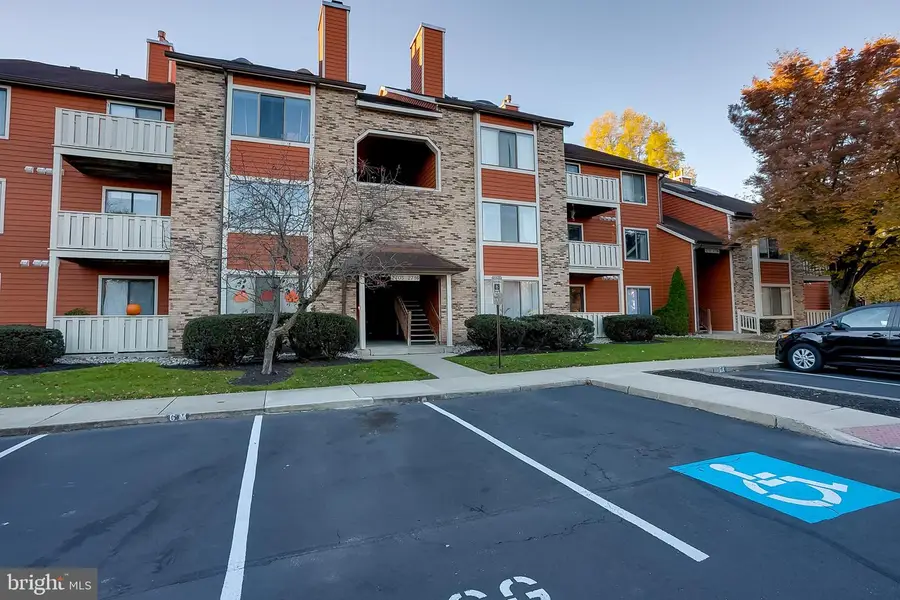 2711-b Sussex Ct, Mount Laurel, NJ 08054 - Image #2