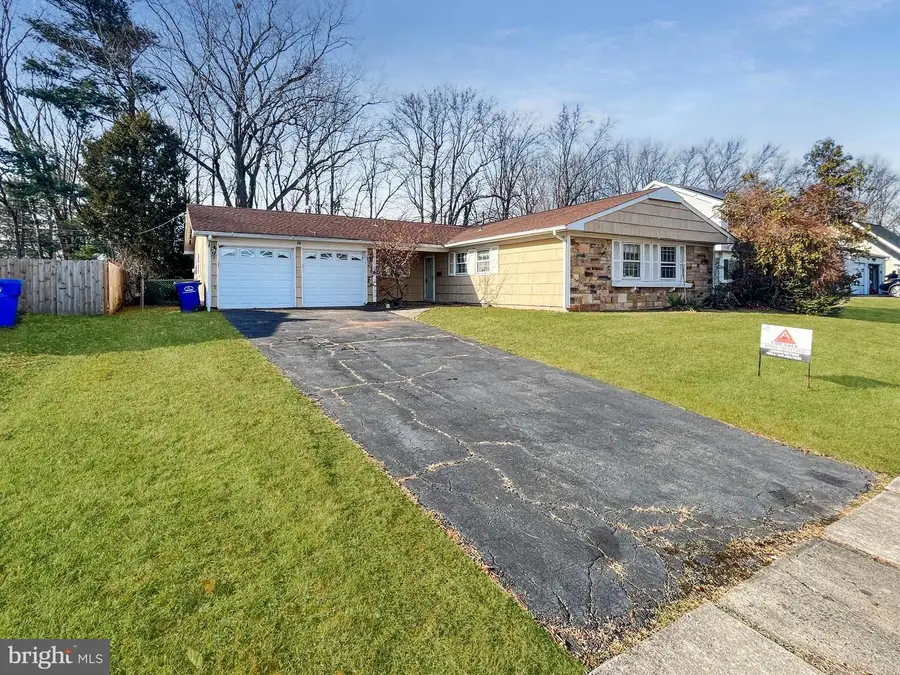 34 E River Dr, Willingboro, NJ 08046 - Image #2