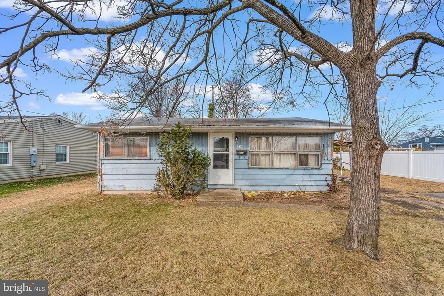 331 Collins Ln, Maple Shade, NJ 08052 - Image #2