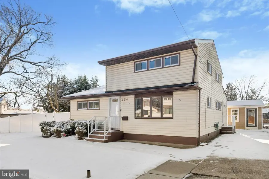 654 N Coles Ave, Maple Shade, NJ 08052 - Image #2