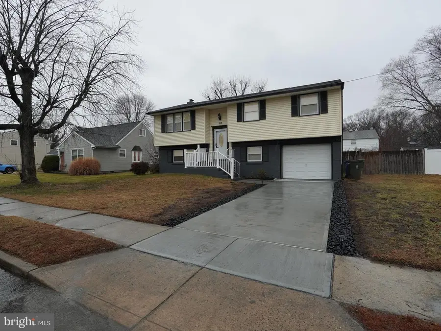 33 Sycamore Dr, Burlington, NJ 08016 - Image #3