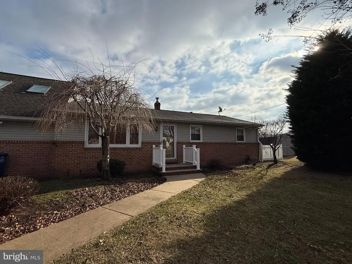 65 Fenton Ln, Chesterfield, NJ 08515 - Image #1