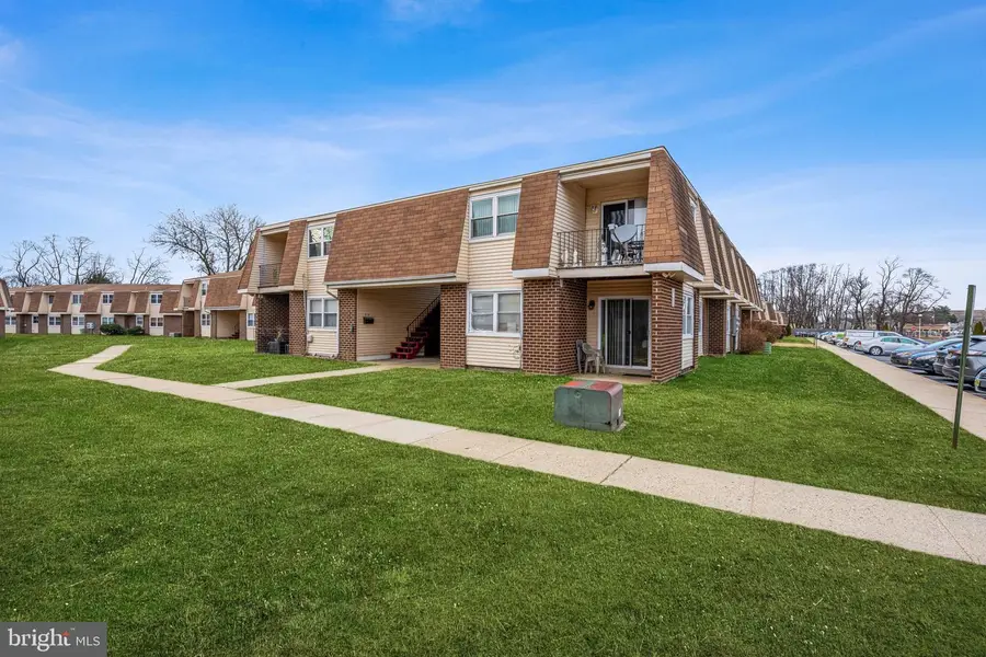 5 Florence Tollgate Pl #5, Florence, NJ 08518 - Image #3