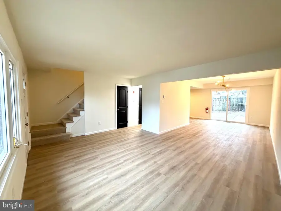 8 Royal Ct, Willingboro, NJ 08046 - Image #3