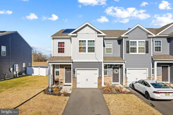 12 Peregrine Way, BURLINGTON, NJ 08016